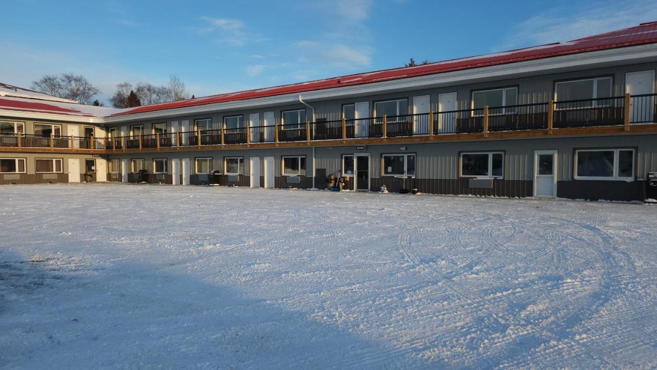 Outdoorsman Motel ワワ エクステリア 写真