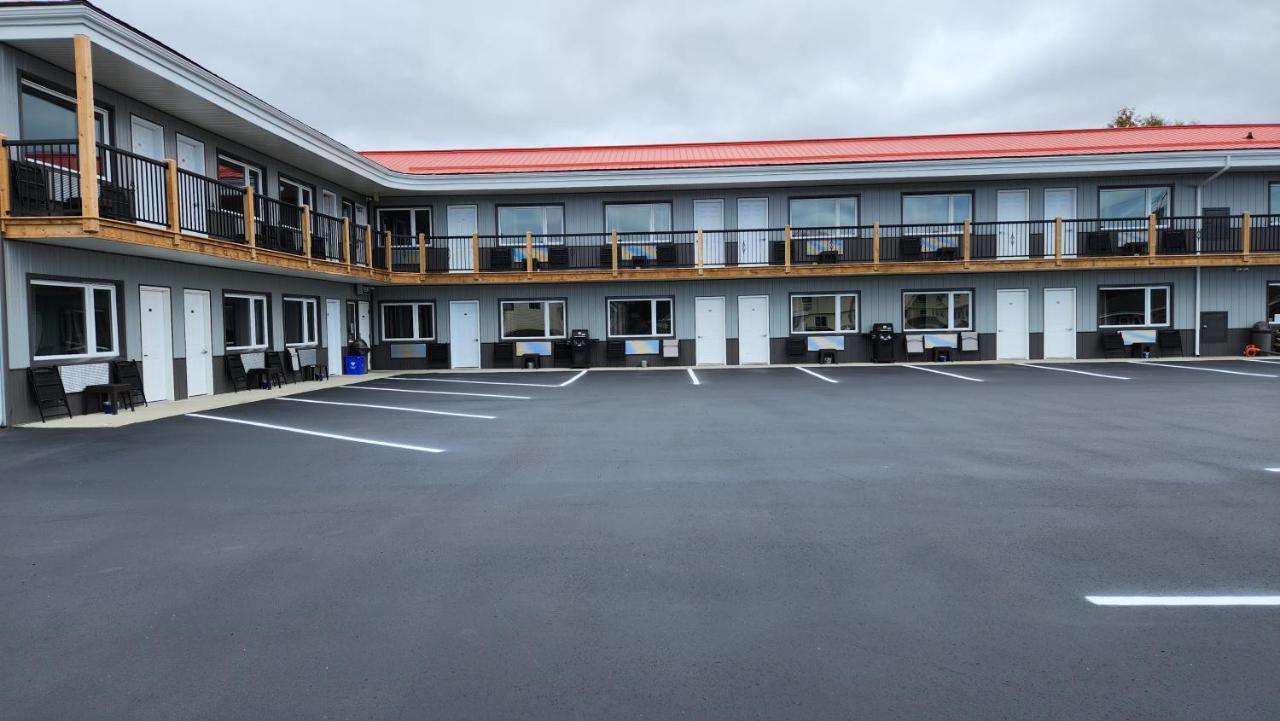 Outdoorsman Motel ワワ エクステリア 写真